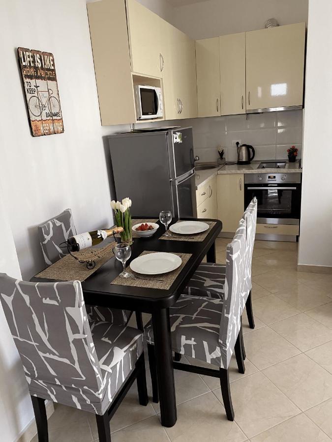 Madernas Bernad Apartment Orikum Exterior photo